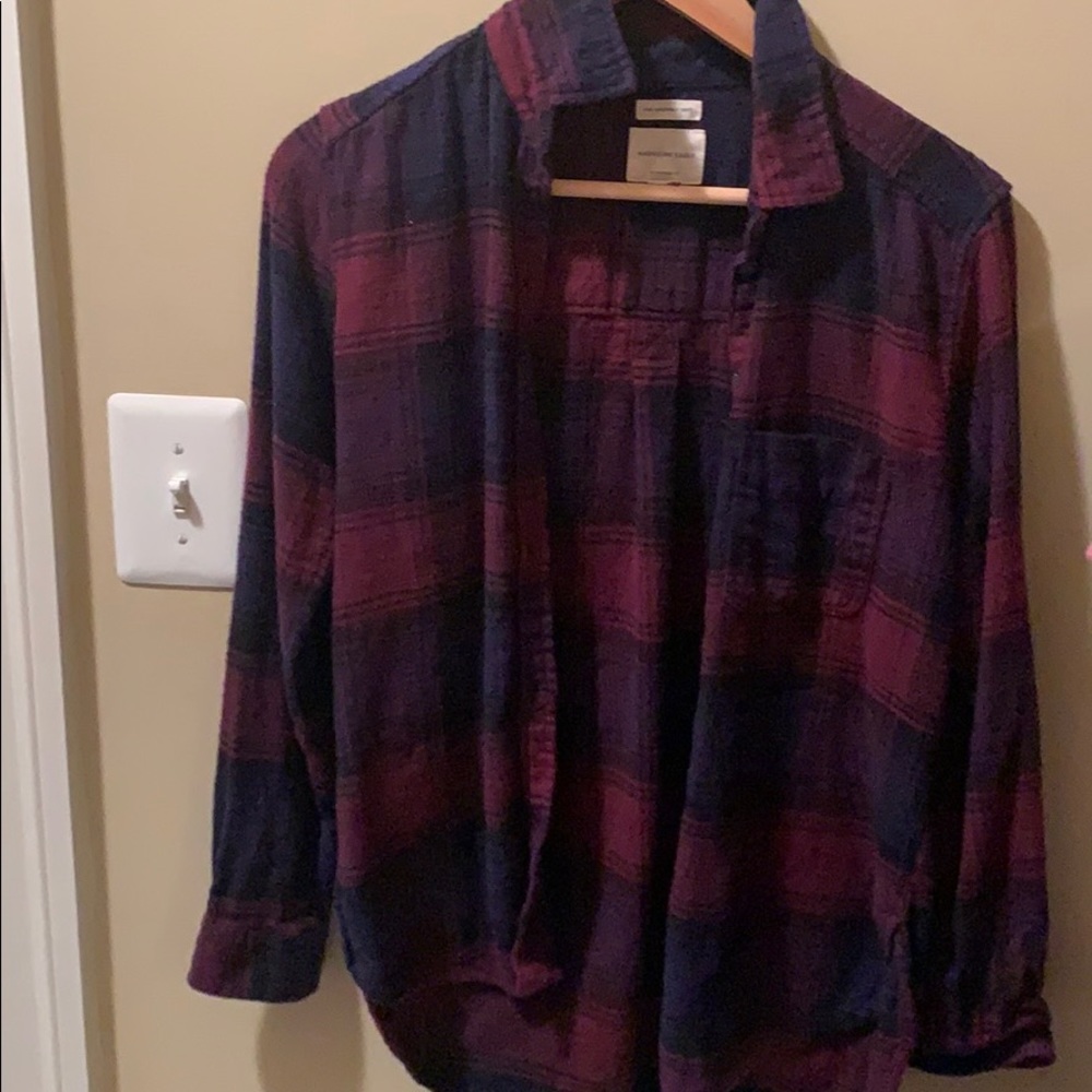 American Eagle Soft Plaid Button Down